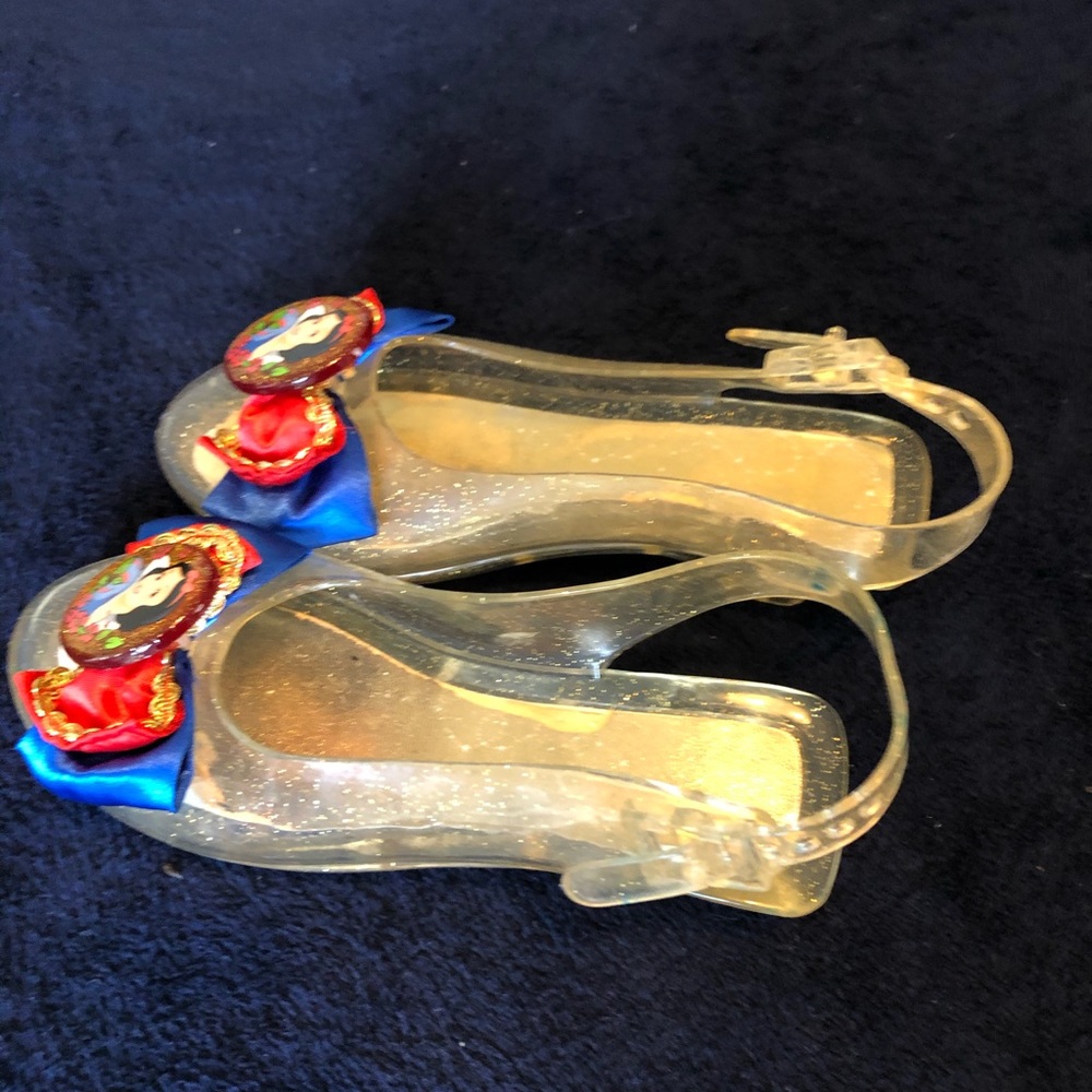 Shoes - Picture 5 of 10